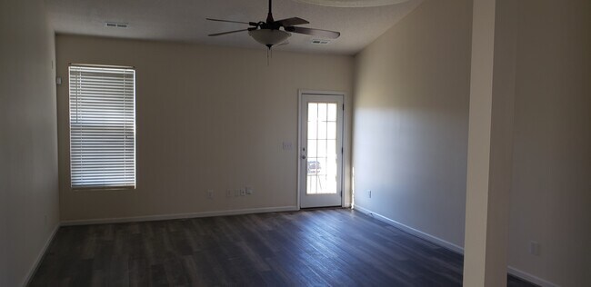 Building Photo - 1905 Briar Run Dr