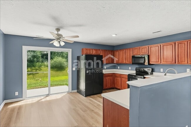 Building Photo - 3136 Hidden Creek Dr