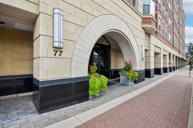 Building Photo - 77 S Evergreen Ave