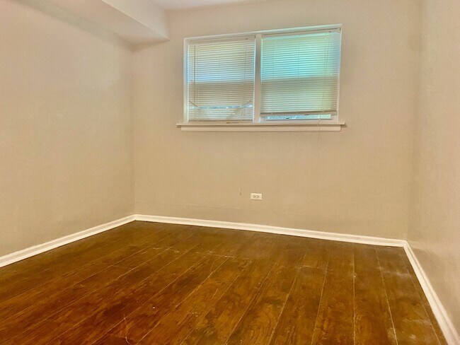 Foto del edificio - 10924 S Indiana Ave