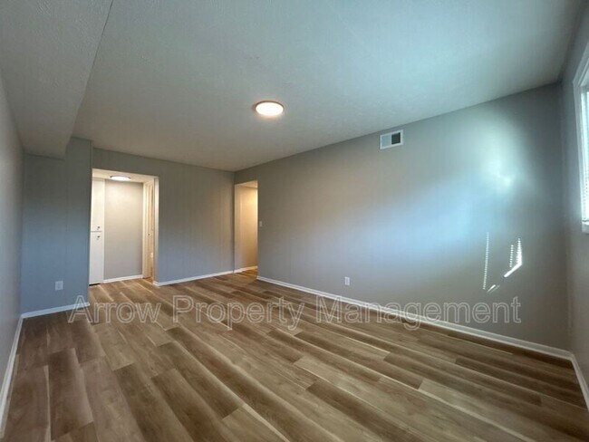 Foto del edificio - 5725 S 14th St