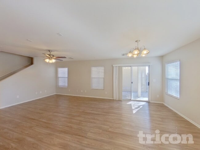 Building Photo - 1227 Golden Apple St