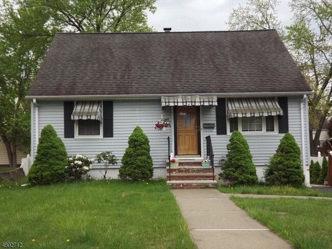 Building Photo - 16 Crestwood Ct