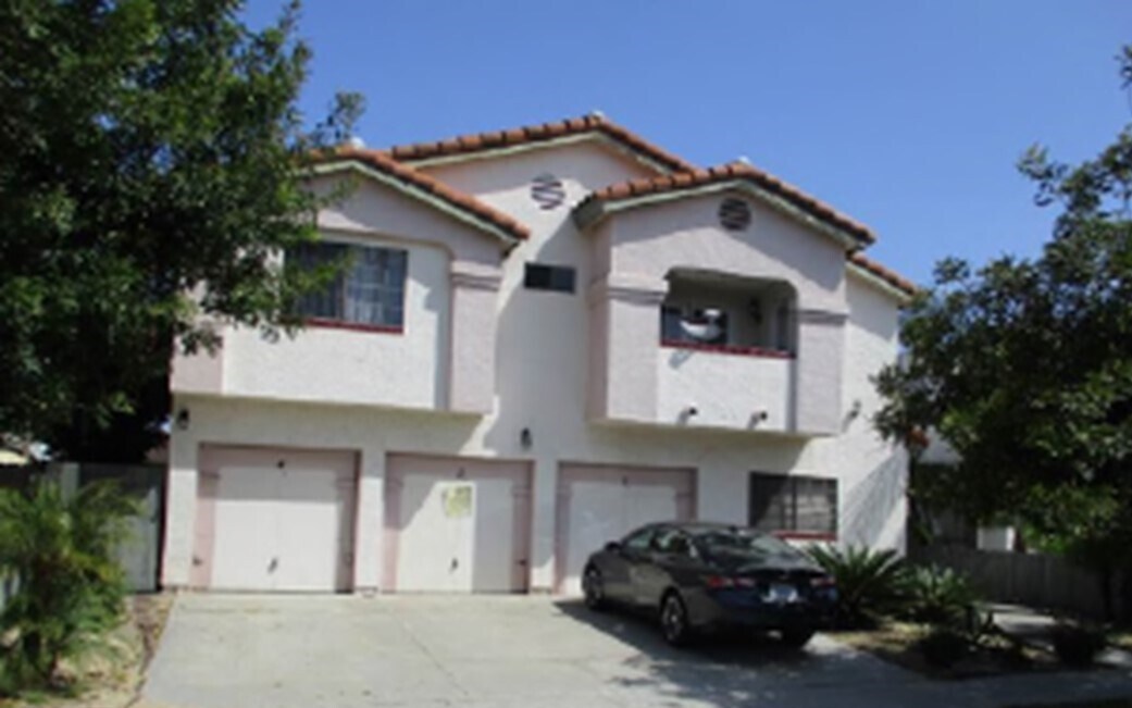 Front - 1234 Robinson Ave