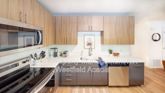 Building Photo - 1538 N Moon River Dr