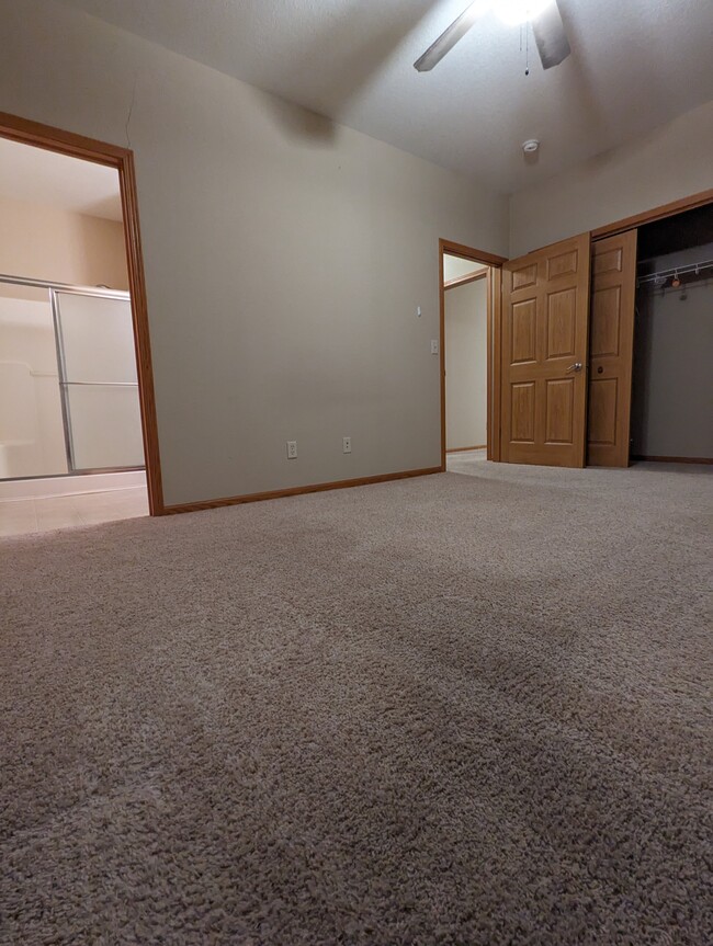 Building Photo - 2627 Orchard Dr