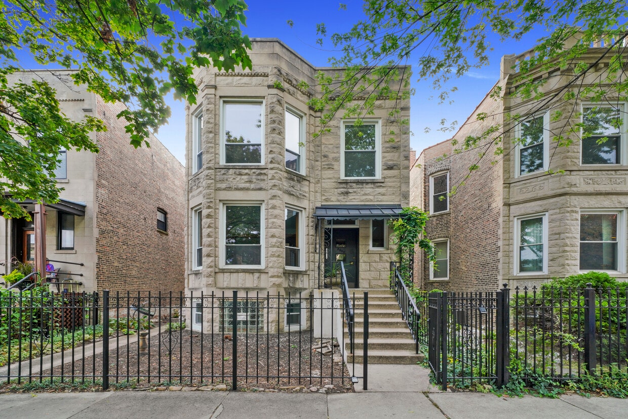 Street View - 2530 N Francisco Ave