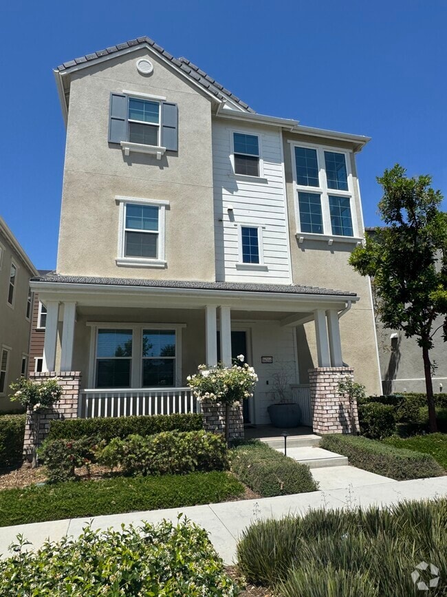 Building Photo - 16216 Hollyhock Ave