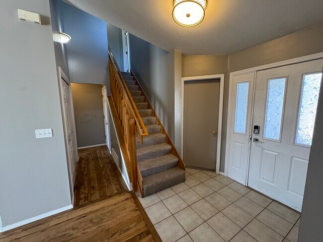 Building Photo - 20 Ruder View Ct