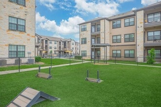 Building Photo - 9393 Farm to Market 1960 Bypass Rd W