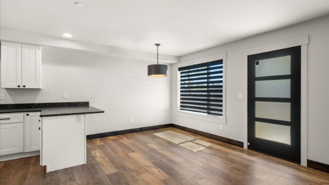 Foto del edificio - 1010 E 7th St