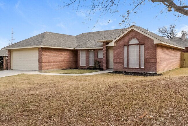 Building Photo - 100 Sandlewood Ln