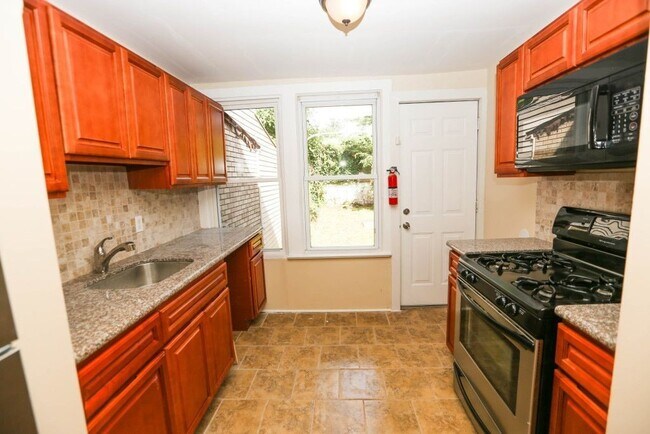 Foto del edificio - Great Home! Recently Renovated! Granite Co...