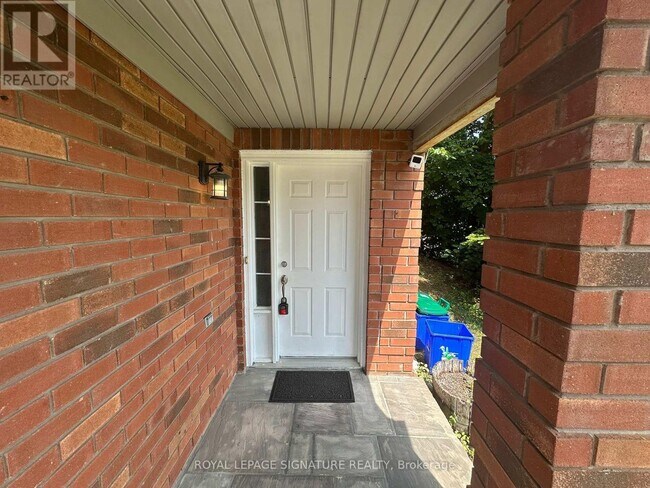 Building Photo - 7 Hawtin Ln