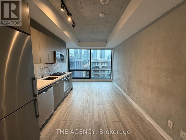 Photo du bâtiment - 458 Richmond St W