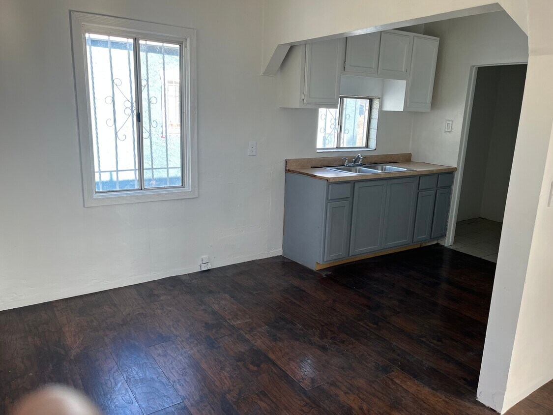 Foto del edificio - 12908 S Thorson Ave