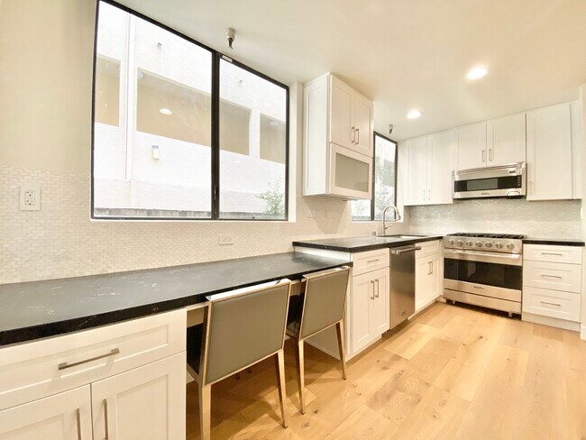 Building Photo - 131 N Wetherly Dr