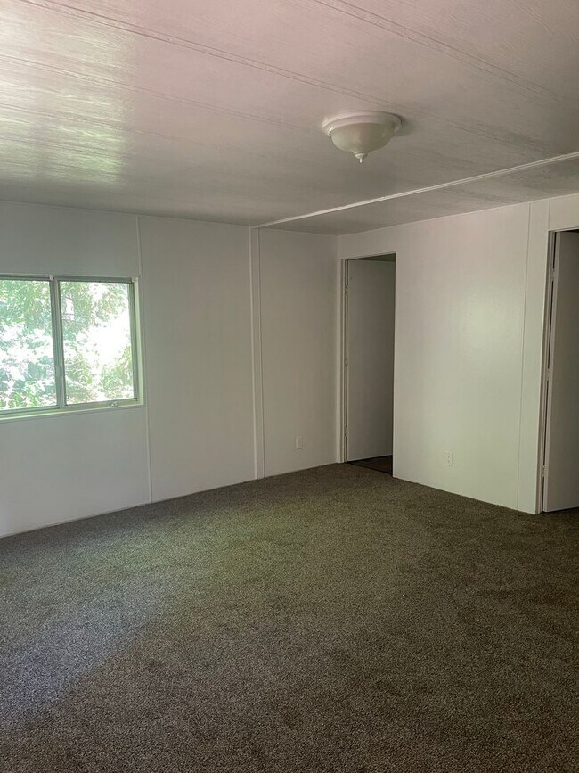 Foto del edificio - Upper Magalia Cute & clean 2 bed, 2 bath, storage shed, natural landscaping