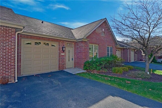 Building Photo - 784 Village Dr