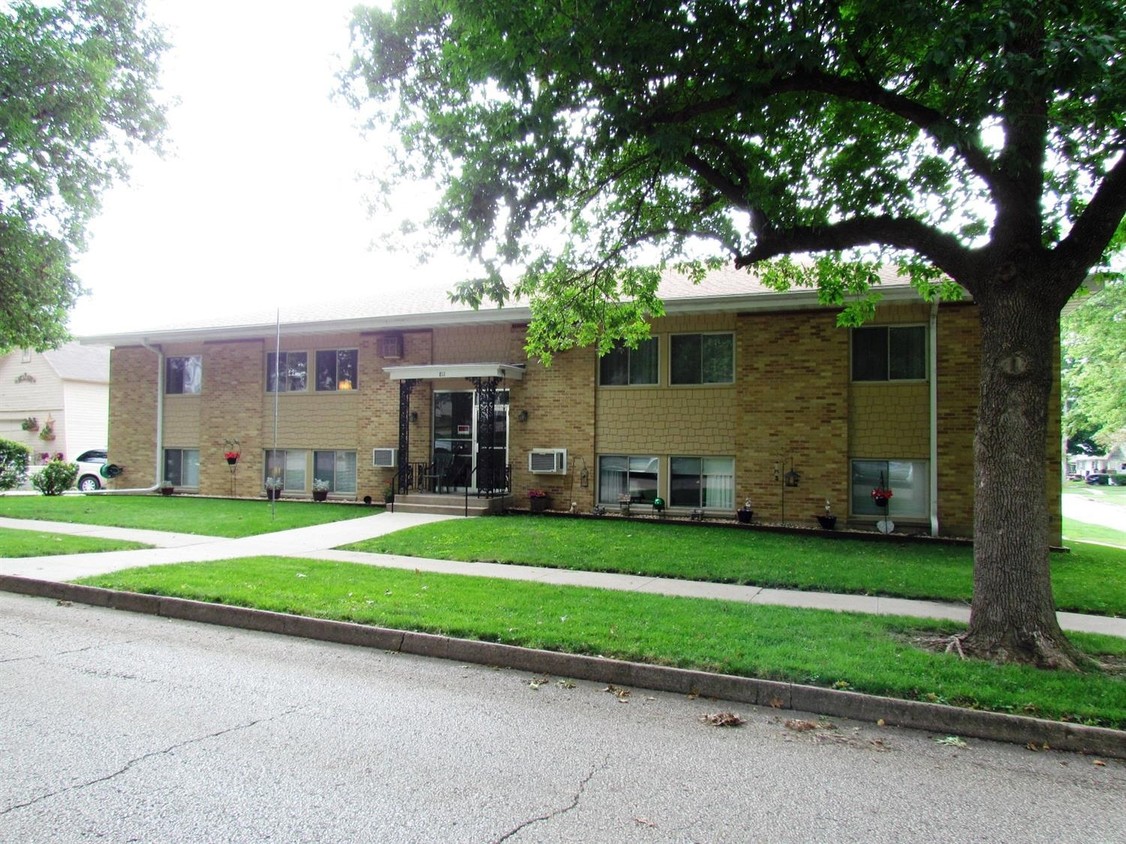 Primary Photo - 811 N 6th St