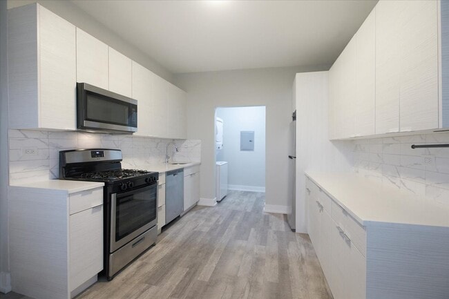 Building Photo - 6214 S Dorchester Ave