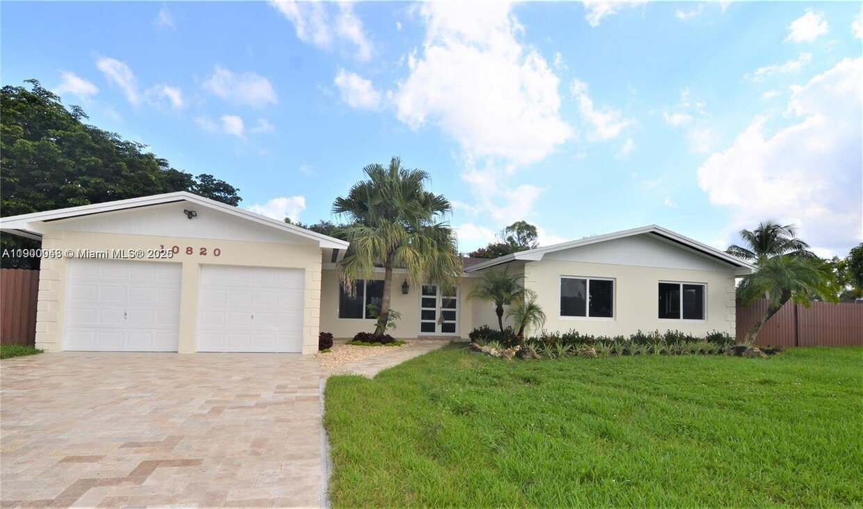 Primary Photo - 10820 SW 126th St