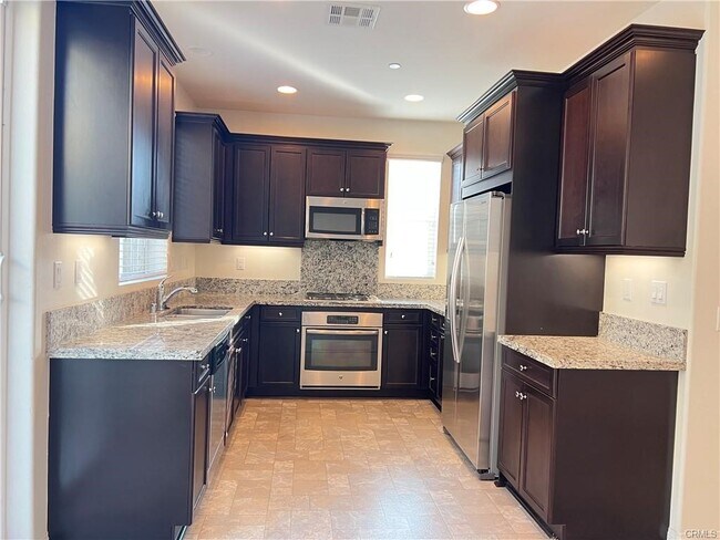 Foto del edificio - 663 Huron Pl