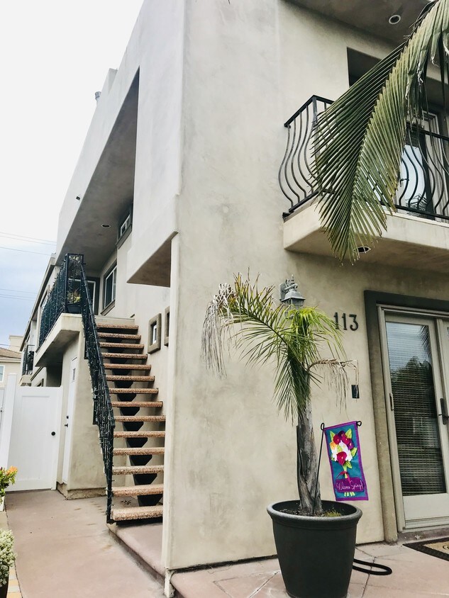 Primary Photo - 113 E Dolphin Ave