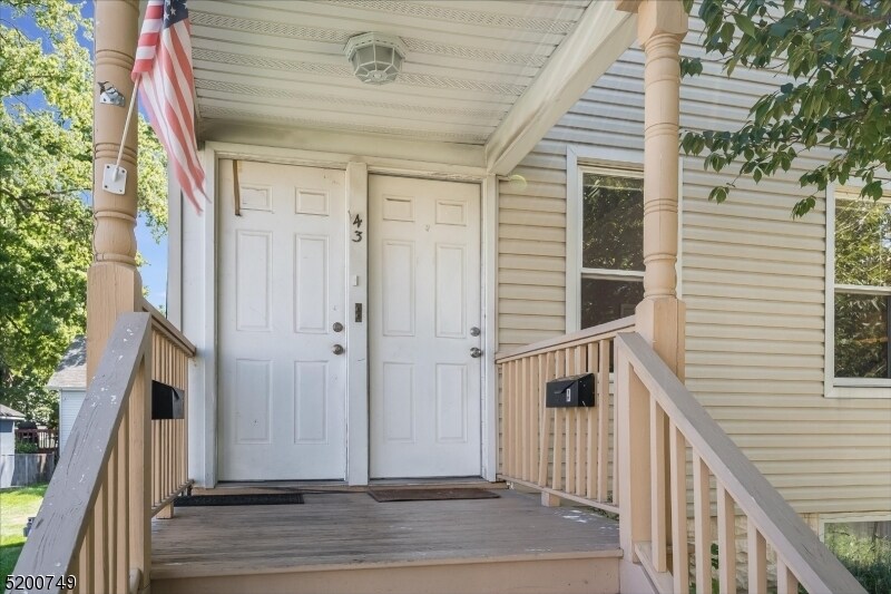 43 Lincoln Blvd Unit 2, Clark, NJ 07066 Room for Rent in Clark, NJ