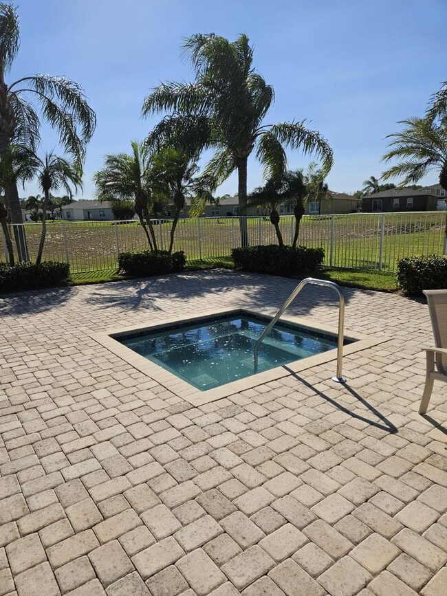 Foto del edificio - 1848 Grand Ridge St