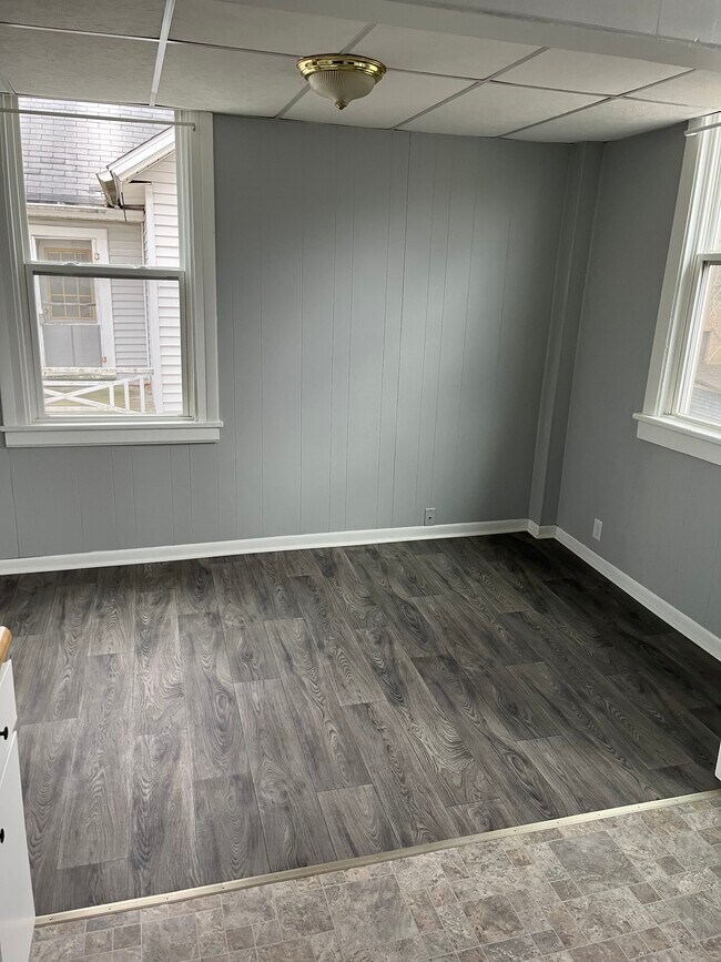 Comedor - 527 W Main St
