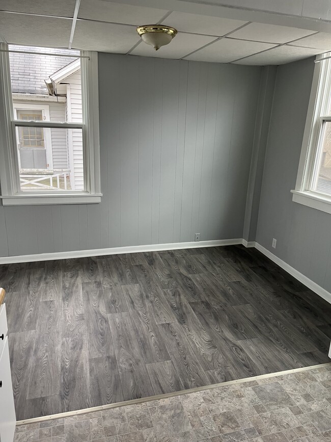 Dining Room - 527 W Main St
