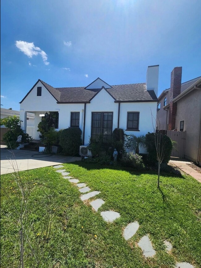 Building Photo - 12308 Braddock Dr