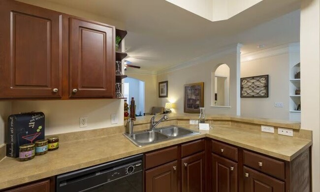 Photo - The Height of Comfort, The Peak of Style! Apartment