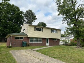 Building Photo - 9206 Farmington Dr