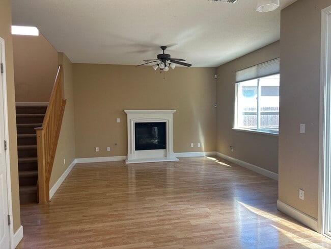 Building Photo - Beautiful Two Story Home in North Merced, ...