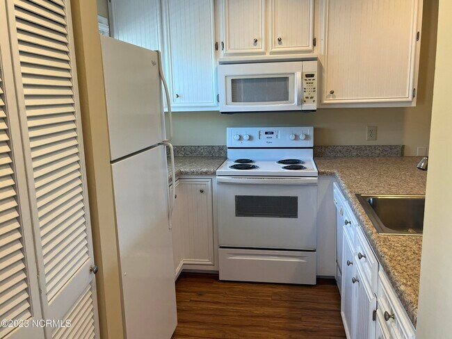 Building Photo - 2508 Flint Dr