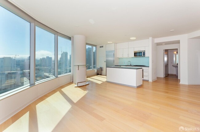 Building Photo - 301 Main St