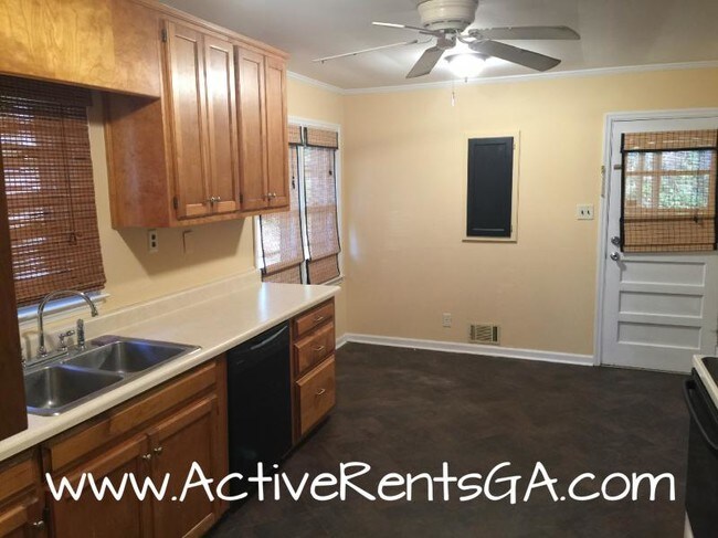 Foto del edificio - 1809 Twin Pines Dr