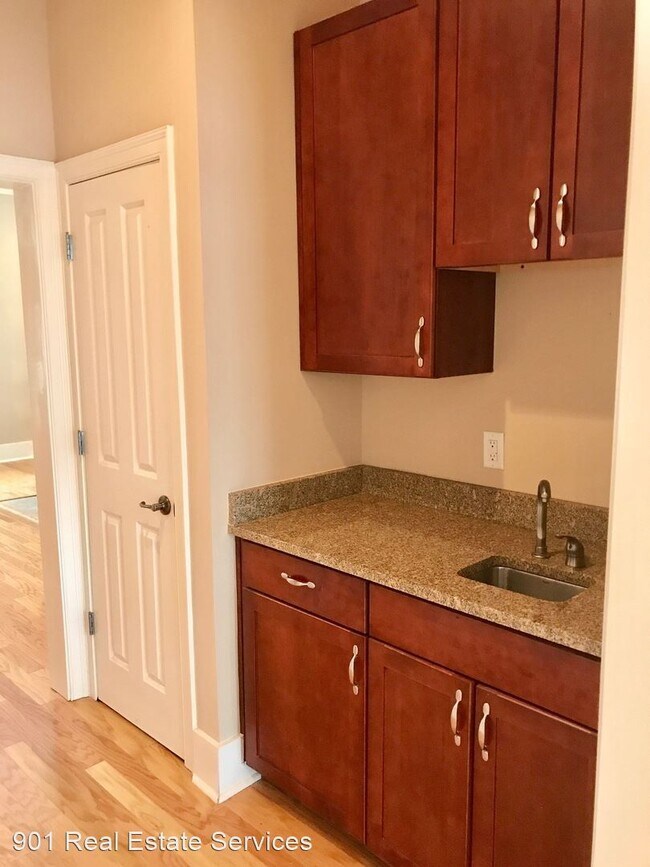 Building Photo - 2 br, 2.5 bath House - 615 Denmark Drive #204