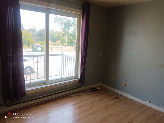 Building Photo - 72 Rue de la Visitation