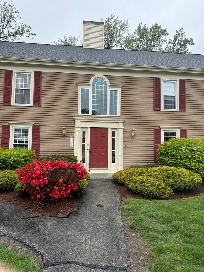 Foto del edificio - 36 Essex Green Ln