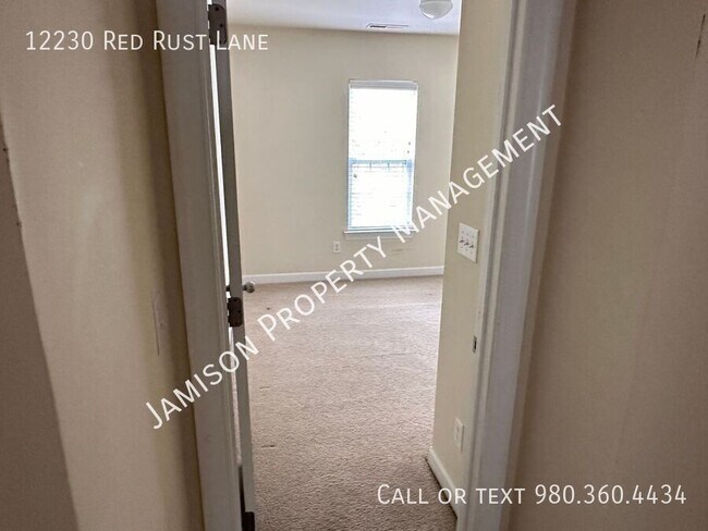 Foto del edificio - 12230 Red Rust Ln