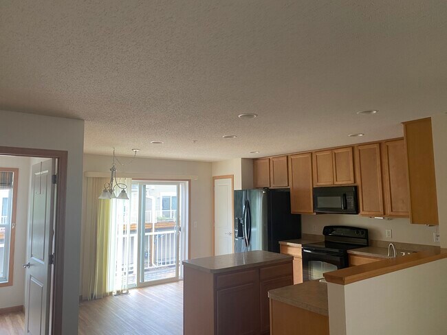 Building Photo - 916 Ledgestone Dr