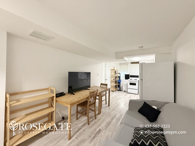 Building Photo - Cozy All-Inclusive Studio Basement Apartment with Central Air – Pickering