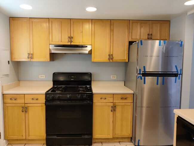 Kitchen - 439 Meadow Green Ln