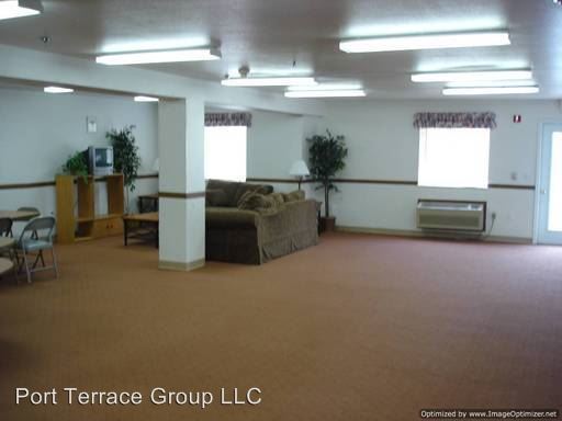 Building Photo - 1565 W Portview Dr