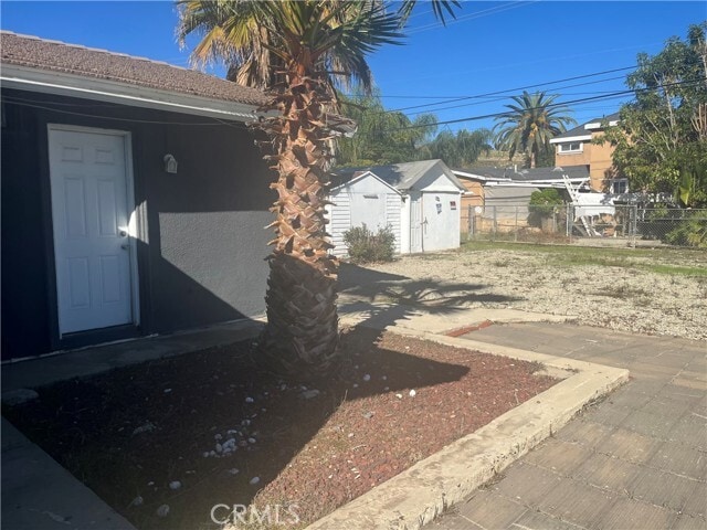 Building Photo - 16510-16510 Lakeshore Dr