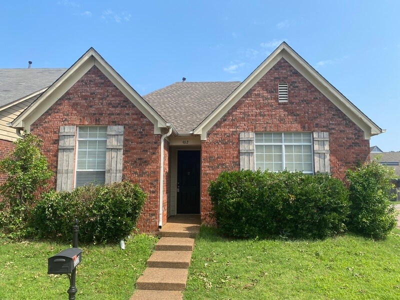 Primary Photo - 9112 Cinderhill Cove W