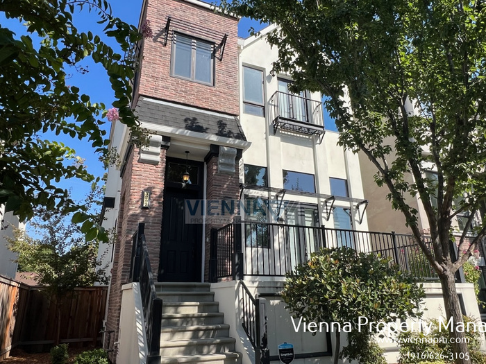 Foto principal - 3297 Crocker Dr